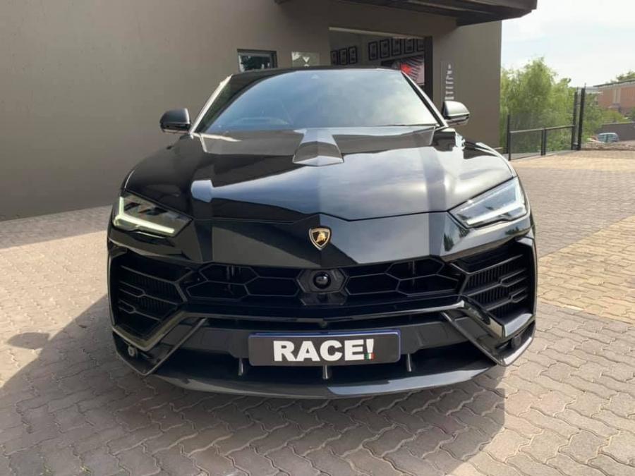  Lamborghini Urus by RACE! 2019 года  (фото 9 из 21)